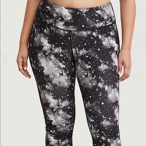 Torrid compressed celestial workout leggings sz 2